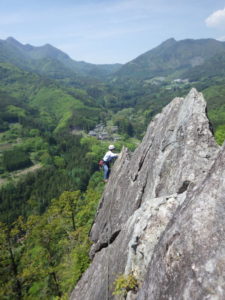 太刀岡山 左岩稜　上部のナイフリッジ